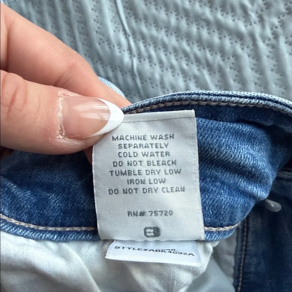 Light Wash Distressed Women's Jeans BKE PARKER - Picture 7 of 10